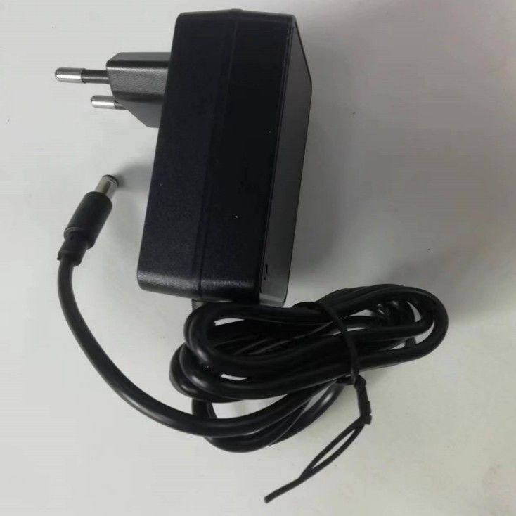 CE 12.6 V 2A চার্জার ইইউ প্লাগ DC5521 ব্যারেল সংযোগকারী 12V ব্যাটারি প্যাক ব্যবহারের জন্য